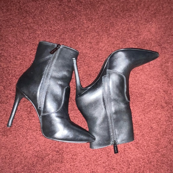 Michael Kors black ankle boot size 7 - Picture 8 of 11